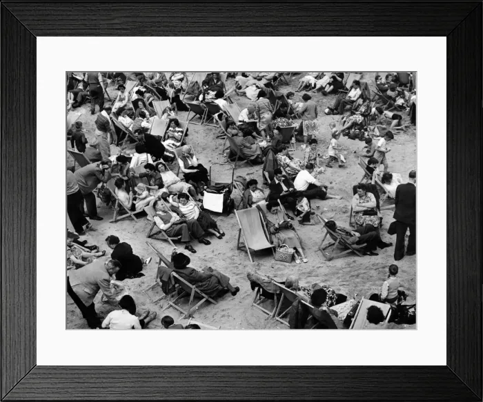 Framed Print : All-day sunshine brought out the biggest mid-week crowds for several years to Whitley Bay Framed Print : All-day sunshine brought out the biggest mid-week crowds for several years to Whitley Bay