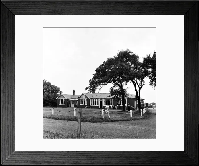 Framed Print : Lee-on-Solent golf course, Hampshire. 3rd September 1961 Framed Print : Lee-on-Solent golf course, Hampshire. 3rd September 1961