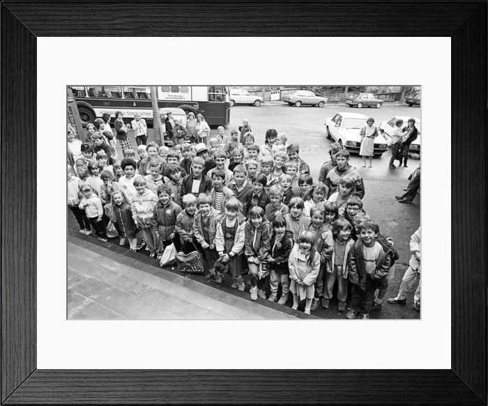 Framed Print : Some 90 children ready to set off on a trip to Lightwater Valley Framed Print : Some 90 children ready to set off on a trip to Lightwater Valley