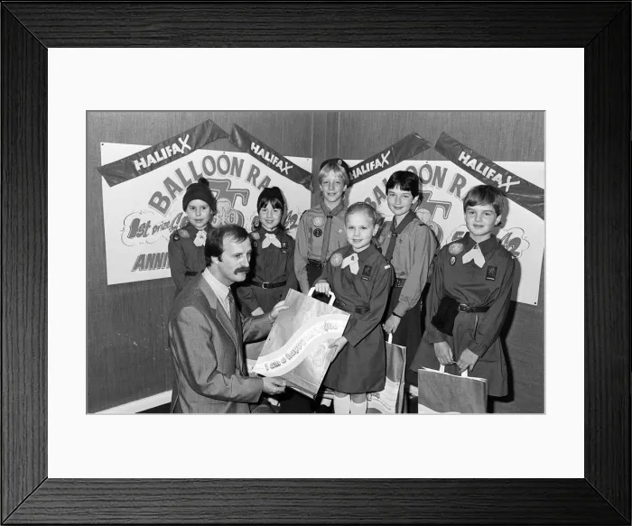 Framed Print : Balloon race winner Nina Lockwood, of the 73rd Huddersfield Moldgreen brownies Framed Print : Balloon race winner Nina Lockwood, of the 73rd Huddersfield Moldgreen brownies