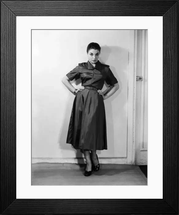 Framed Print : Joan Collins, modelling for Daily Herald Women Sence Feature, 31st December 1951 Framed Print : Joan Collins, modelling for Daily Herald Women Sence Feature, 31st December 1951