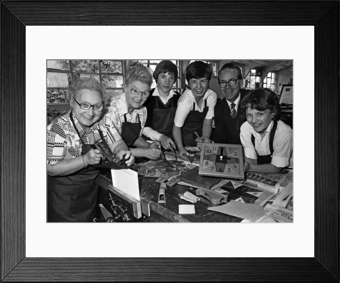 Framed Print : Weoley Castle residents Miss Irene Lucas, Mrs Winne Benling go back to school Framed Print : Weoley Castle residents Miss Irene Lucas, Mrs Winne Benling go back to school