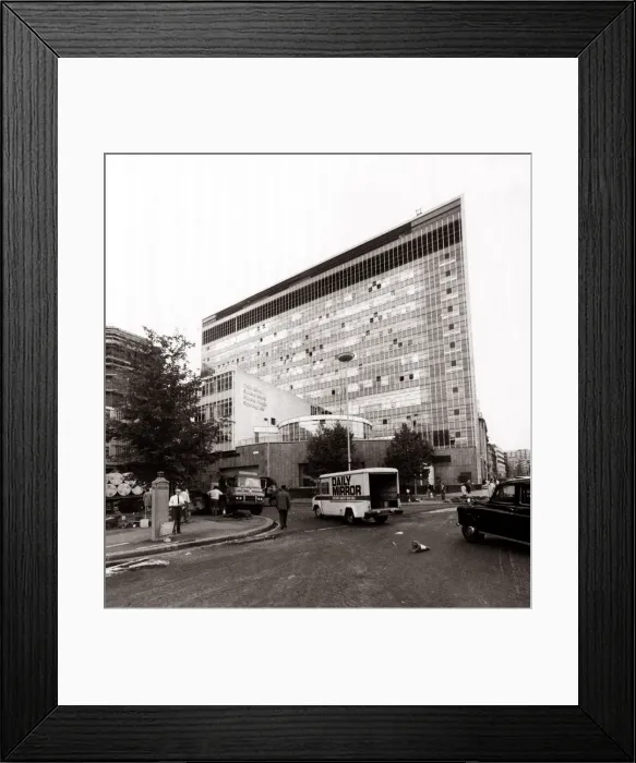 Framed Print : The Daily Mirror Offices in Holborn 1975. The Daily Mirror moved into the new premises in