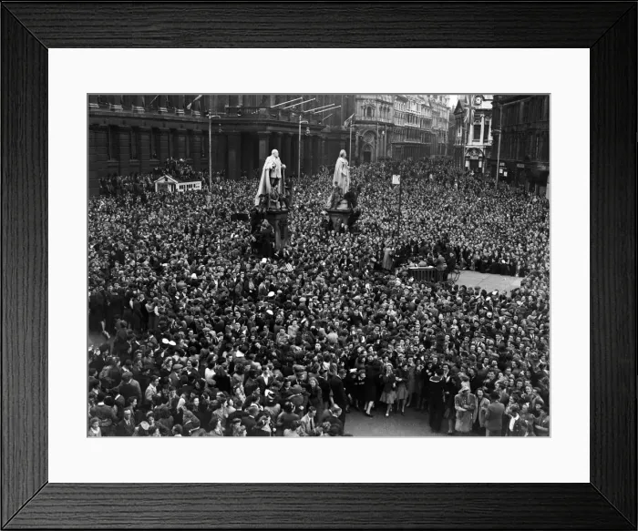 Framed Print : Victory celebrations in Central Birmingham at the end of the Second World War Framed Print : Victory celebrations in Central Birmingham at the end of the Second World War