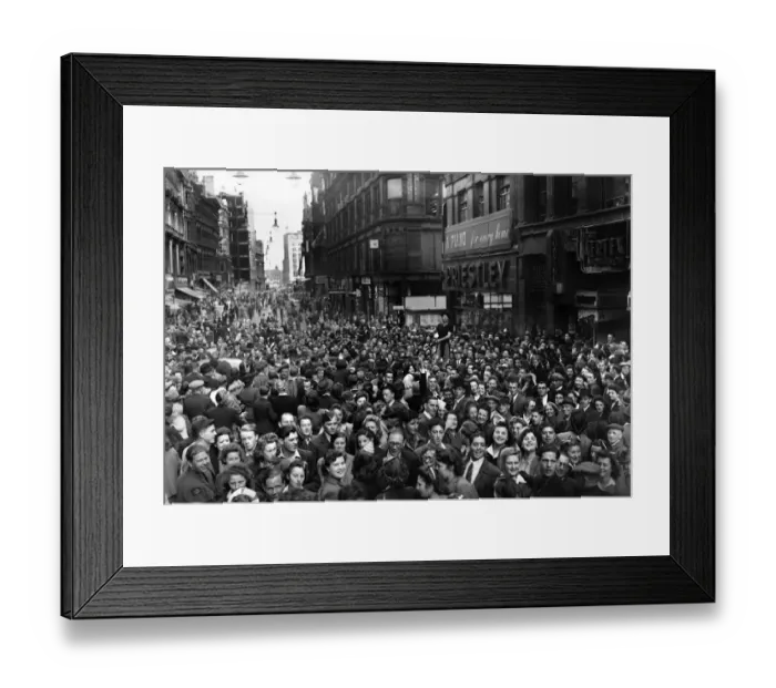 Framed Print : Victory celebrations in Central Birmingham at the end of the Second World War Framed Print : Victory celebrations in Central Birmingham at the end of the Second World War