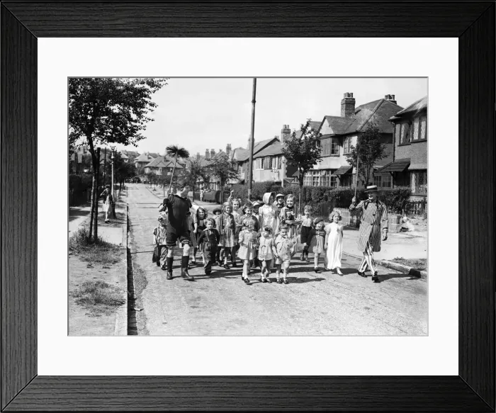 Framed Print : Victory celebrations in Central Birmingham at the end of the Second World War Framed Print : Victory celebrations in Central Birmingham at the end of the Second World War