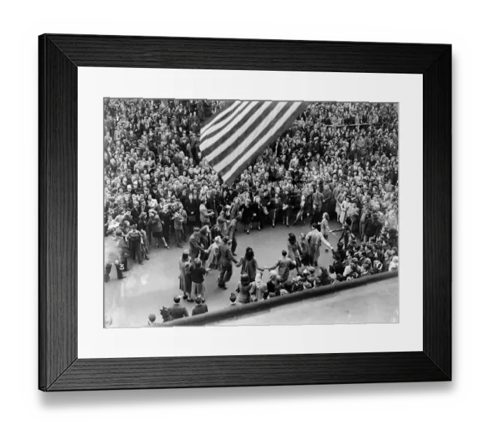 Framed Print : VE DAy Celebrations in Central Birmingham at the end of the Second World War