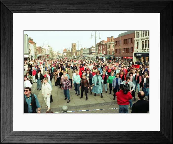 Framed Print : The Stockton Line Dance world record attempt in Stockton town centre. 3rd March 1997