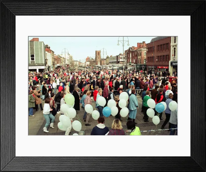 Framed Print : The Stockton Line Dance world record attempt in Stockton town centre. 3rd March 1997