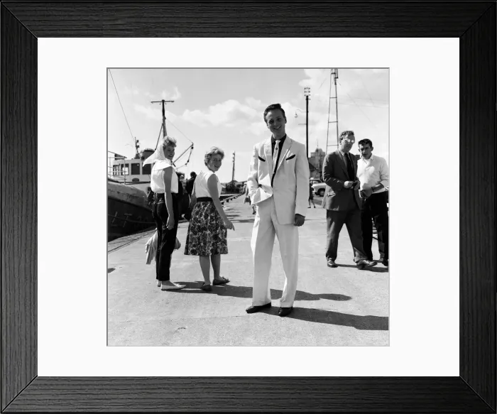 Framed Print : A new craze - Fancy suits worn by trawler fishermen at Lowestoft