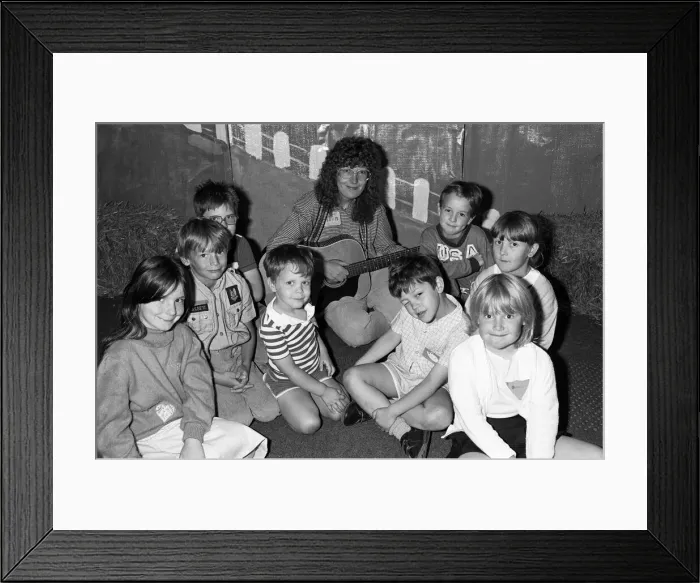 Framed Print : Guitarist Mrs Eileen Henderson lead the singing at Longley Baptist church holiday club