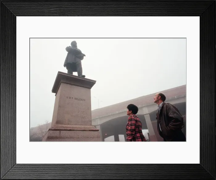 Framed Print : Charles Bolckow and wife Gliceria, visit the statue of his great, great, grandfather