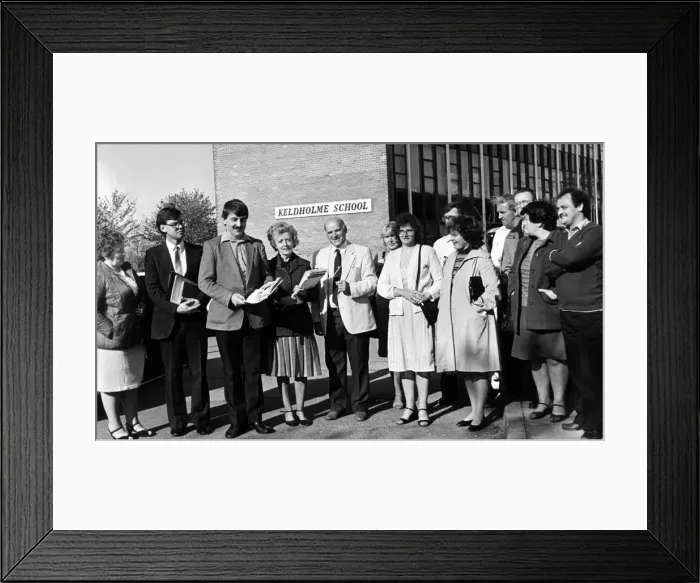 Framed Print : Anxious parents campaign for a crossing outside Keldholme School, Middlesbrough