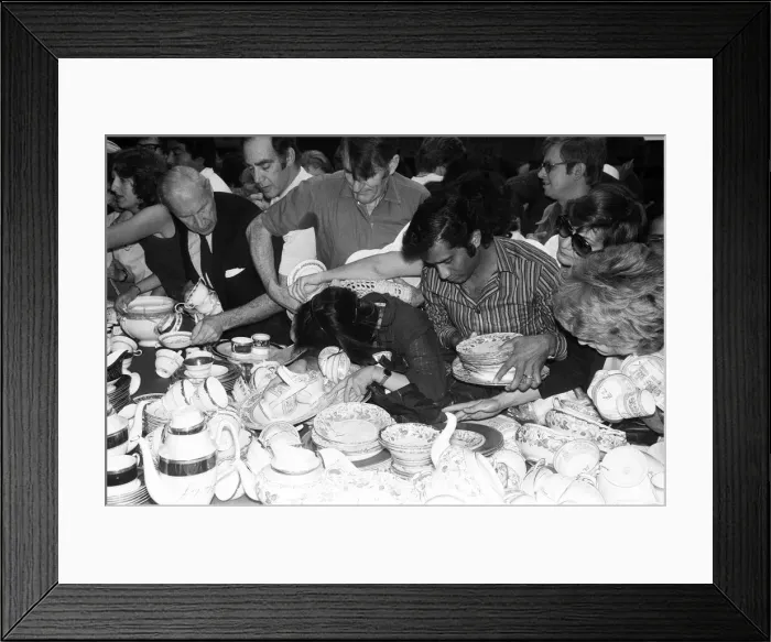 Framed Print : Shoppers in the china department at Harrods during the sale. 15th July 1979 Framed Print : Shoppers in the china department at Harrods during the sale. 15th July 1979