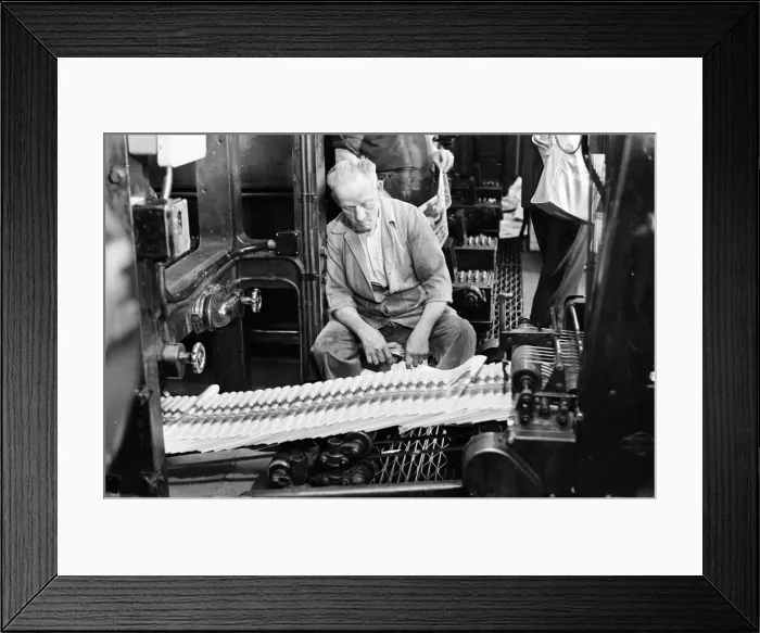 Framed Print : The Sun Newspaper, launched by owners IPC, International Publishing Corporation