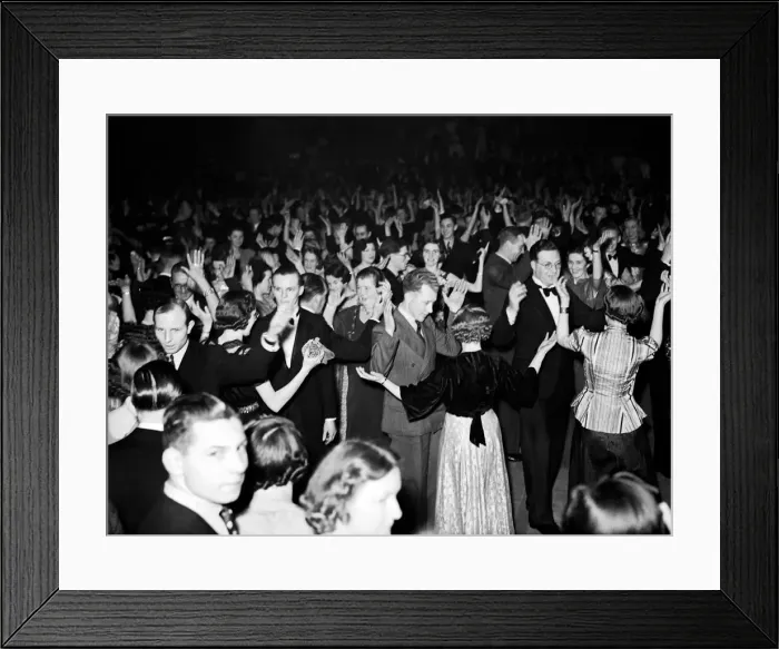 Framed Print : Crowds at Butlins Holiday Camp Dance at Empress Stadium, Earls Court Framed Print : Crowds at Butlins Holiday Camp Dance at Empress Stadium, Earls Court