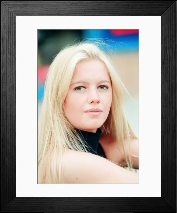 Framed Print : Alex Fletcher, actress who stars as Jacqui Dixon in Brookside, Liverpool Framed Print : Alex Fletcher, actress who stars as Jacqui Dixon in Brookside, Liverpool