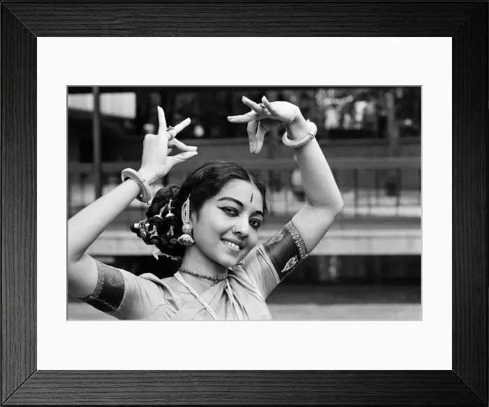 Framed Print : Indian Classical Dancers, London, 28th August 1965 Framed Print : Indian Classical Dancers, London, 28th August 1965