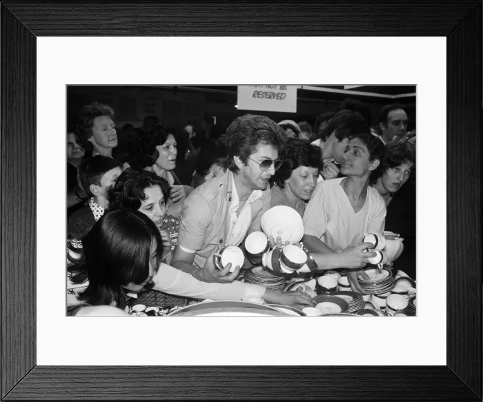 Framed Print : Shoppers in the china department at Harrods during the sale. 15th July 1979 Framed Print : Shoppers in the china department at Harrods during the sale. 15th July 1979