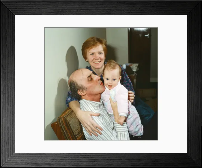 Framed Print : Sam Galbraith, MP for Strathkelvin and Bearsden, Scottish Labour Party Framed Print : Sam Galbraith, MP for Strathkelvin and Bearsden, Scottish Labour Party