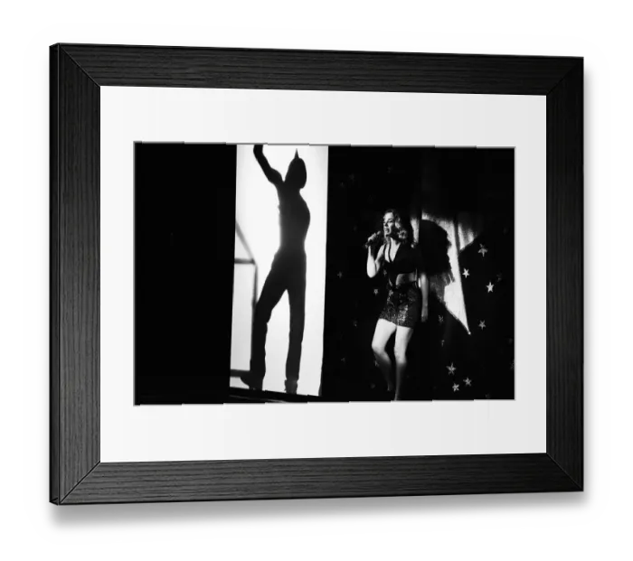 Framed Print : Kylie Minogue in concert at Liverpool Empire Theatre, Merseyside. 19th October 1989