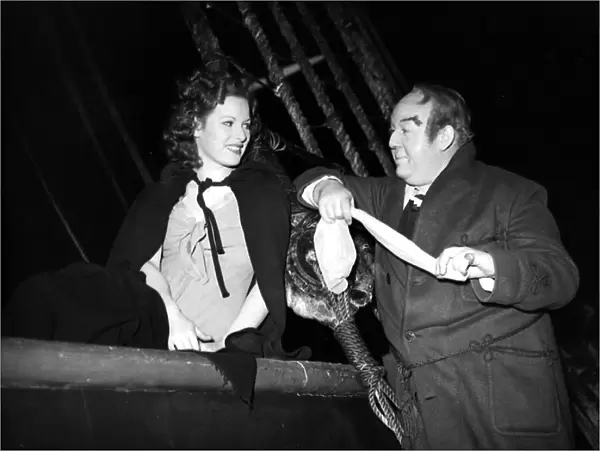 Maureen O Hara and Charles Laughton on the set of Alfred Hitchcocks 1939 film of