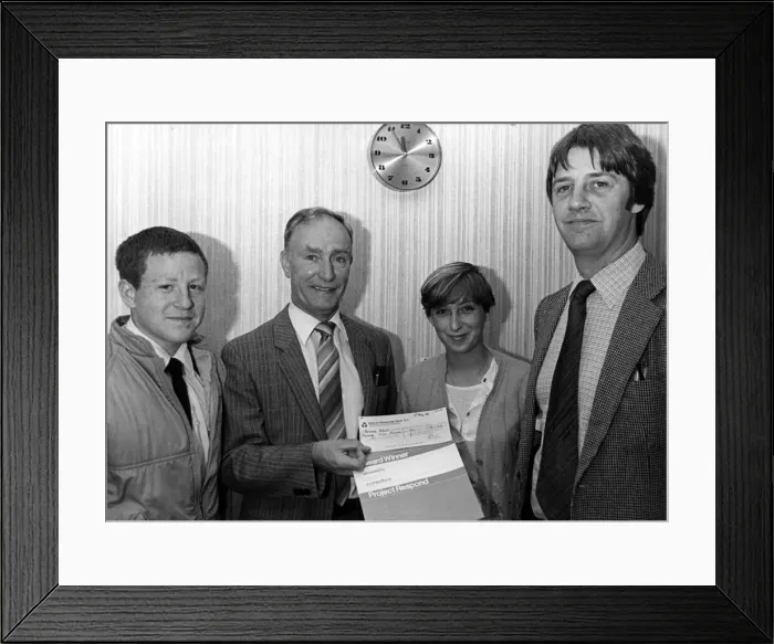 Framed Print : Bank giants Nat West have given a cheque to students Brunner Comprehensive School Framed Print : Bank giants Nat West have given a cheque to students Brunner Comprehensive School