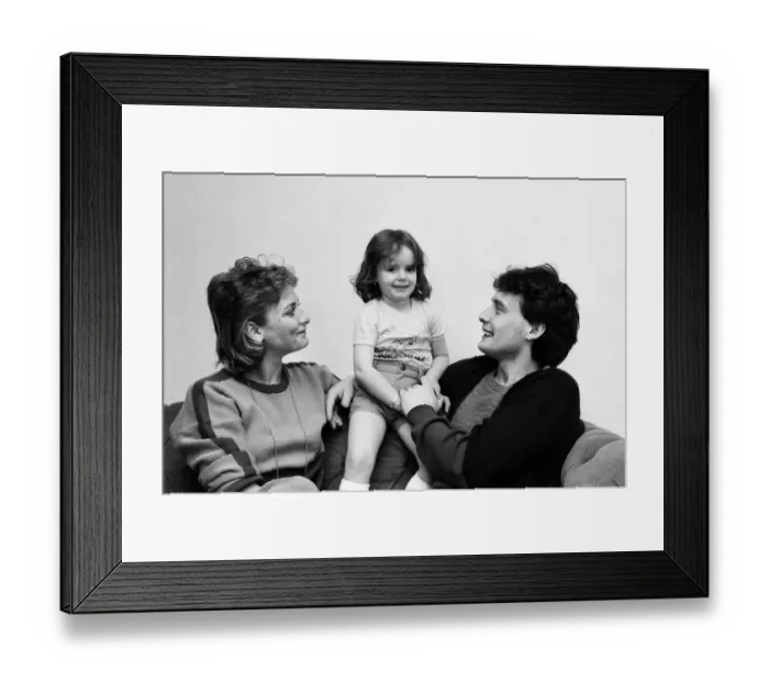 Framed Print : Snooker player Jimmy White pictured with his wife Maureen and daughter Lauren at home