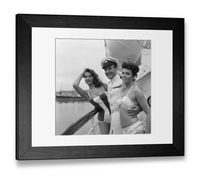 Framed Print : Left to Right Yvonne Buckingham, Donald Sinden and Julie Hopkins seen here aboard