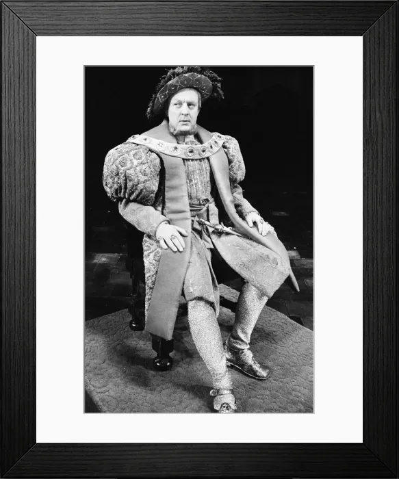 Framed Print : Donald Sinden as King Henry 8th in a scene from Henry 8th, which opens as the RSC Framed Print : Donald Sinden as King Henry 8th in a scene from Henry 8th, which opens as the RSC