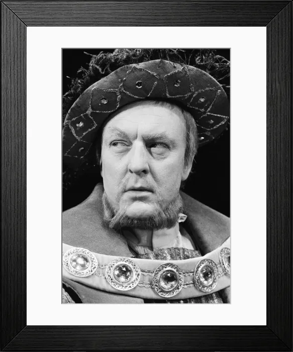 Framed Print : Donald Sinden as King Henry 8th in a scene from Henry 8th, which opens as the RSC