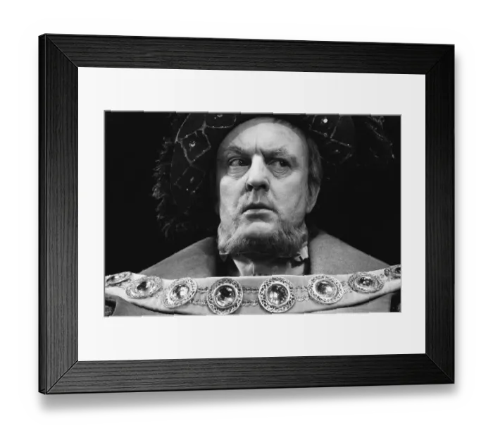 Framed Print : Donald Sinden as King Henry 8th in a scene from Henry 8th, which opens as the RSC Framed Print : Donald Sinden as King Henry 8th in a scene from Henry 8th, which opens as the RSC