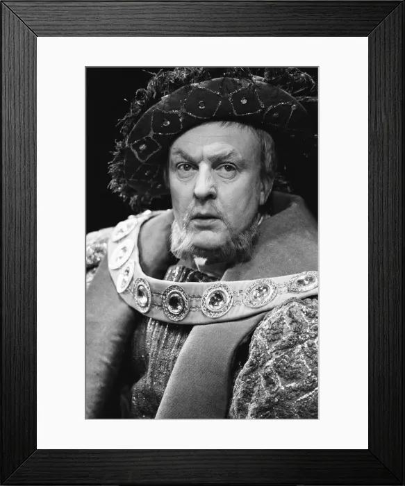 Framed Print : Donald Sinden as King Henry 8th in a scene from Henry 8th, which opens as the RSC