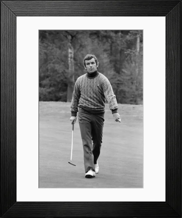 Framed Print : 1974 Piccadilly World Match Play Championship at Wentworth, Friday 11th October 1974 Framed Print : 1974 Piccadilly World Match Play Championship at Wentworth, Friday 11th October 1974