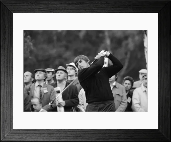 Framed Print : 1974 Piccadilly World Match Play Championship at Wentworth, Friday 11th October 1974 Framed Print : 1974 Piccadilly World Match Play Championship at Wentworth, Friday 11th October 1974