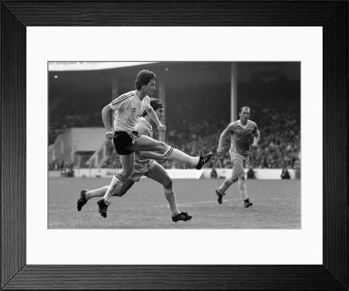 Framed Print : Manchester City 1-1 Ipswich Town, league match at Maine Road, Saturday 24th April 1982 Framed Print : Manchester City 1-1 Ipswich Town, league match at Maine Road, Saturday 24th April 1982