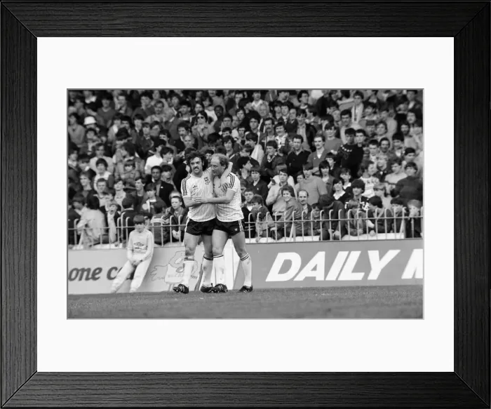 Framed Print : Manchester City 1-1 Ipswich Town, league match at Maine Road, Saturday 24th April 1982 Framed Print : Manchester City 1-1 Ipswich Town, league match at Maine Road, Saturday 24th April 1982