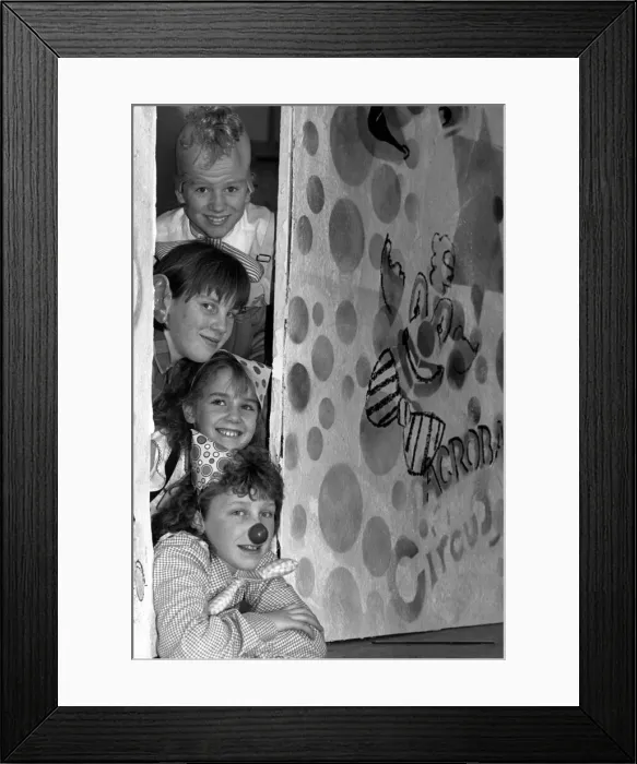 Framed Print : Gilbrook School, Eston, Redcar and Cleveland, North Yorkshire. 6th December 1988 Framed Print : Gilbrook School, Eston, Redcar and Cleveland, North Yorkshire. 6th December 1988
