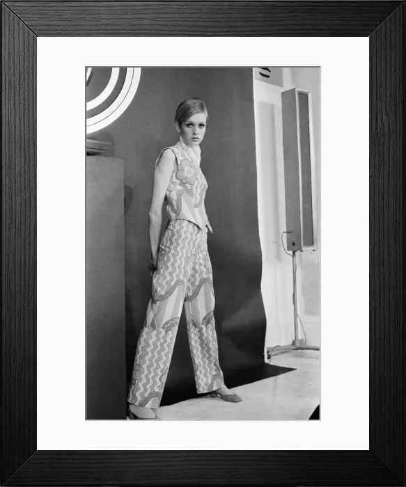 Framed Print : Twiggy launches new collection, The Twiggy Look Collection