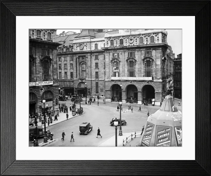 Framed Print : VE Day celebrations in Central London to mark the Allied victory in Europe at the end of Framed Print : VE Day celebrations in Central London to mark the Allied victory in Europe at the end of