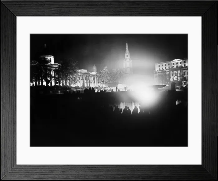 Framed Print : VE Day celebrations in Central London to mark the Allied victory in Europe at the end of Framed Print : VE Day celebrations in Central London to mark the Allied victory in Europe at the end of