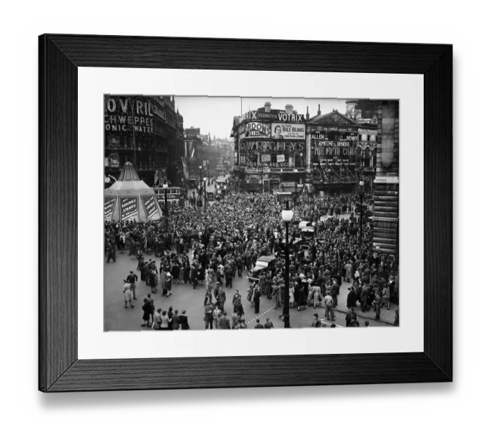 Framed Print : VE Day celebrations in Central London to mark the Allied victory in Europe at the end of Framed Print : VE Day celebrations in Central London to mark the Allied victory in Europe at the end of