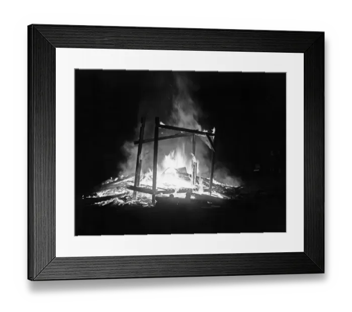 Framed Print : VE Day celebrations in Central London to mark the Allied victory in Europe at the end of Framed Print : VE Day celebrations in Central London to mark the Allied victory in Europe at the end of