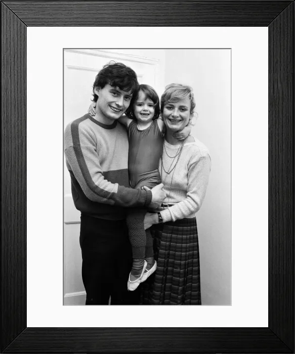 Framed Print : Snooker player Jimmy White with his wife Maureen and three Framed Print : Snooker player Jimmy White with his wife Maureen and three