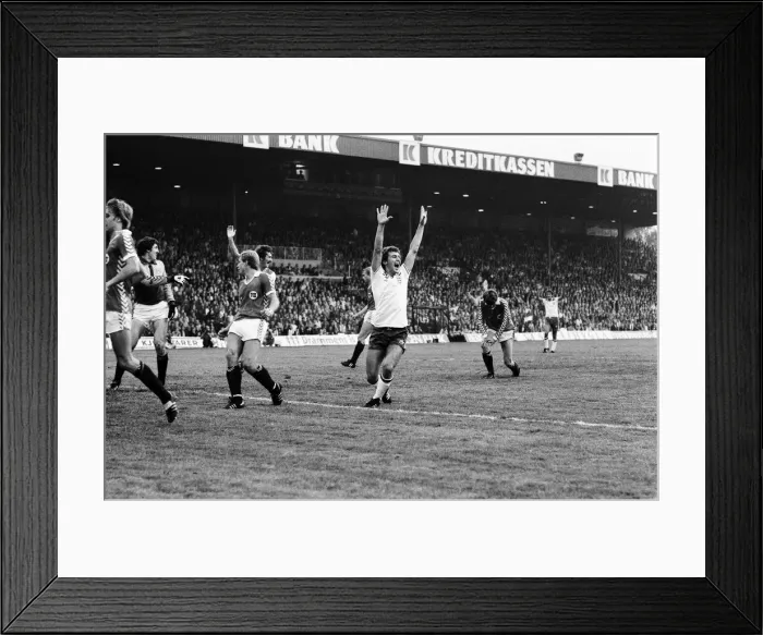 Framed Print : England V Norway, World Cup Qualifying match. Ullevaal Stadium in Oslo, Norway Framed Print : England V Norway, World Cup Qualifying match. Ullevaal Stadium in Oslo, Norway