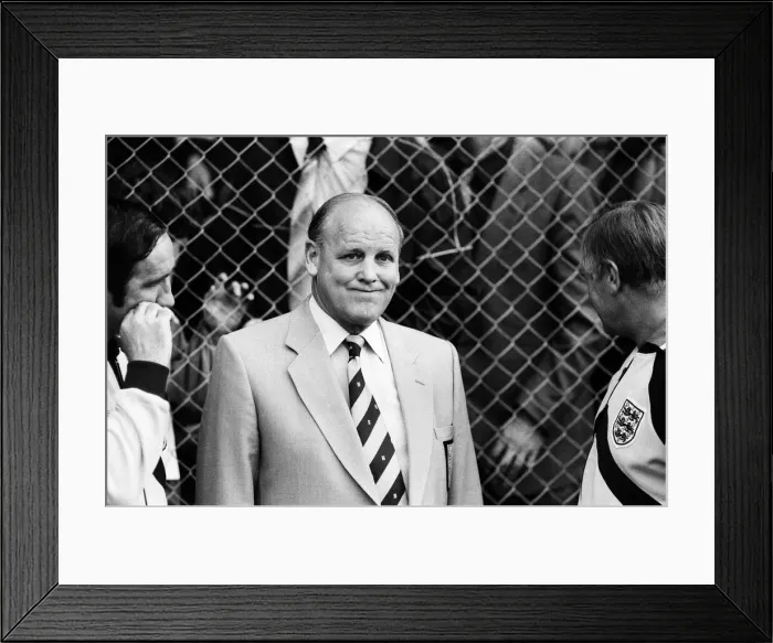 Framed Print : England V Norway, World Cup Qualifying match. Ullevaal Stadium in Oslo, Norway Framed Print : England V Norway, World Cup Qualifying match. Ullevaal Stadium in Oslo, Norway