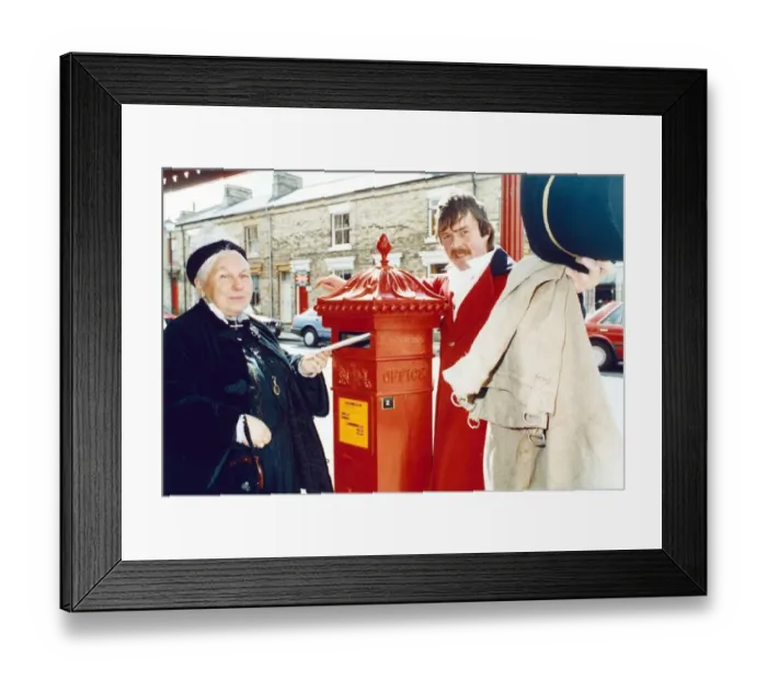 Framed Print : What a right royal present for Saltburns Victorian celebrations Framed Print : What a right royal present for Saltburns Victorian celebrations