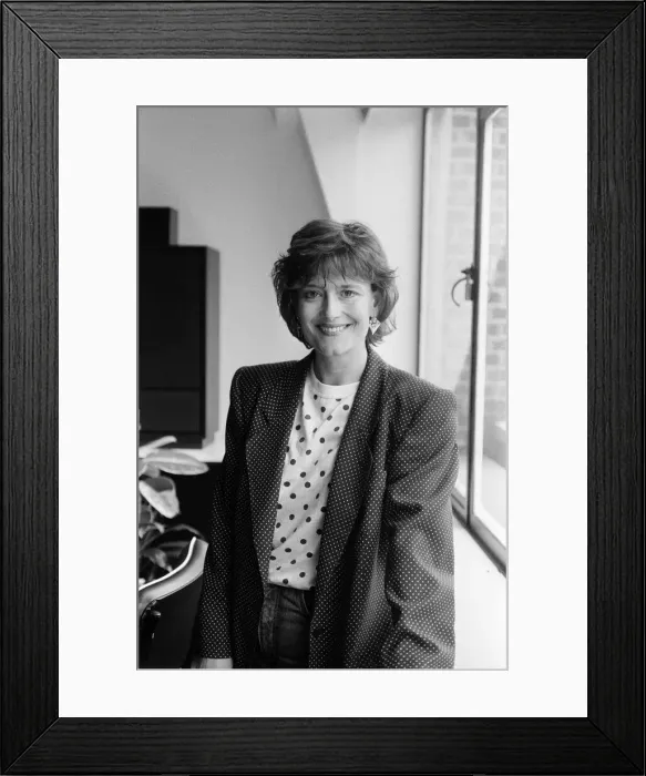 Framed Print : Singer Linda Thompson, who has just released a new solo album following her split Framed Print : Singer Linda Thompson, who has just released a new solo album following her split