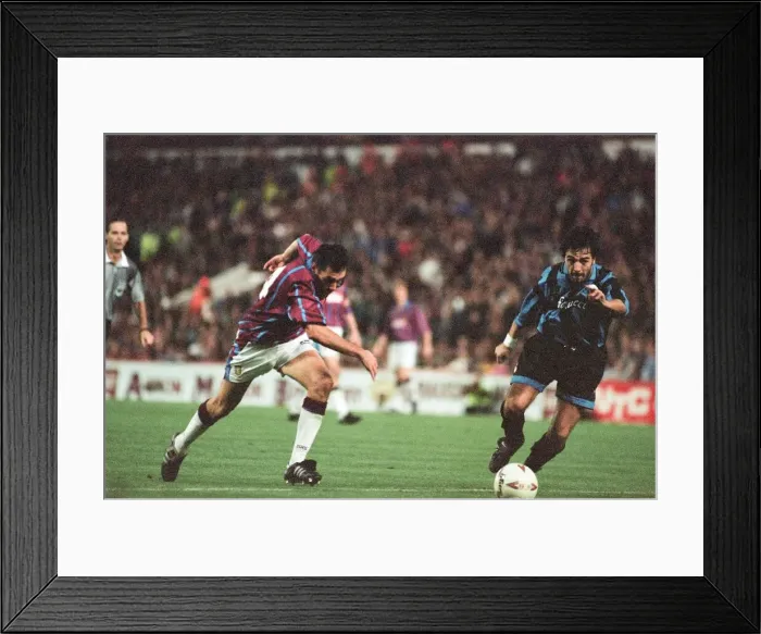Framed Print : UEFA Cup match second leg, Aston Villa 1- 0 Inter Milan, held at Villa Park Framed Print : UEFA Cup match second leg, Aston Villa 1- 0 Inter Milan, held at Villa Park