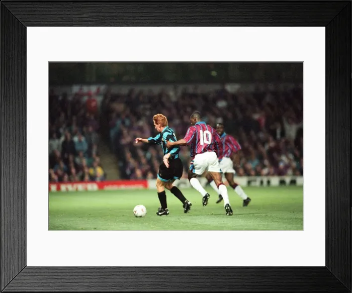 Framed Print : UEFA Cup match second leg, Aston Villa 1- 0 Inter Milan, held at Villa Park Framed Print : UEFA Cup match second leg, Aston Villa 1- 0 Inter Milan, held at Villa Park